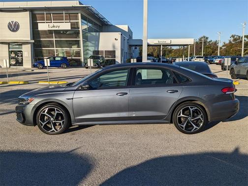 2021 Volkswagen Passat 2.0T R-Line