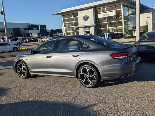 2021 Volkswagen Passat 2.0T R-Line