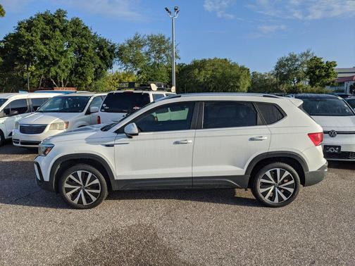 2023 Volkswagen Taos 1.5T SE