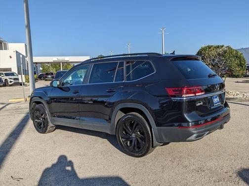 2022 Volkswagen Atlas 3.6L SE w/Technology