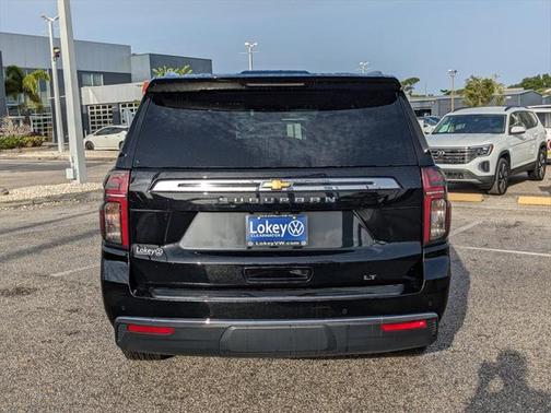 2023 Chevrolet Suburban LT