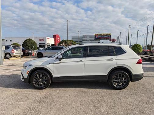 2024 Volkswagen Tiguan 2.0T SE 4MOTION