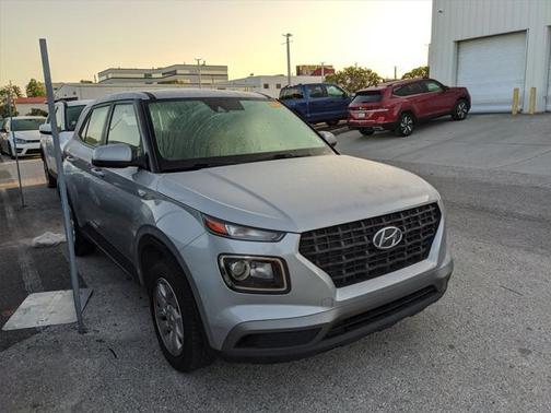 2021 Hyundai VENUE SE