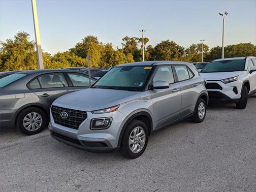 2021 Hyundai VENUE SE