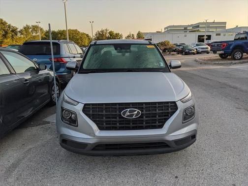 2021 Hyundai VENUE SE