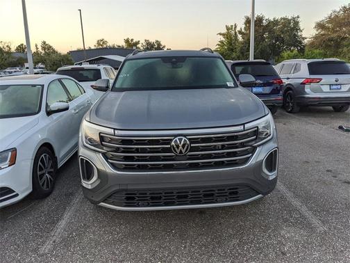 2024 Volkswagen Atlas 2.0T SE w/Technology