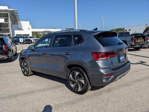 2024 Volkswagen Taos 1.5T SE