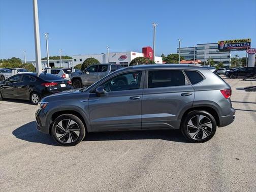 2024 Volkswagen Taos 1.5T SE