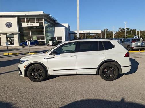 2023 Volkswagen Tiguan 2.0T SE R-Line Black