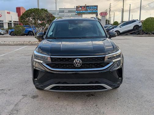 Deep Black 2023 Volkswagen Taos 1.5T SE