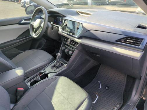 Deep Black 2023 Volkswagen Taos 1.5T SE
