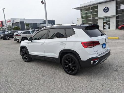 2023 Volkswagen Taos 1.5T SE