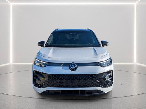 opal white with deep black roof 2026 Volkswagen Tiguan 2.0T SE R-Line Black