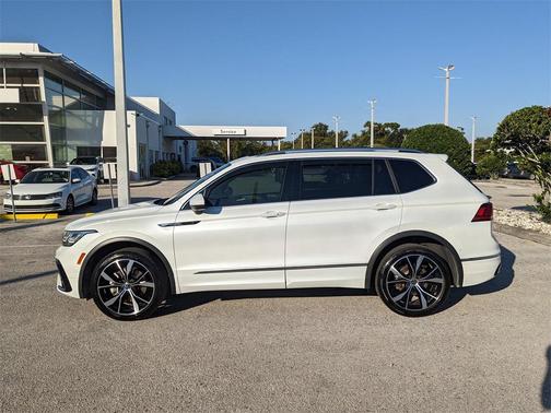 2023 Volkswagen Tiguan 2.0T SEL R-Line 4MOTION
