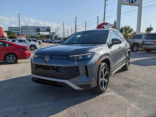 2025 Volkswagen Tiguan 2.0T SE