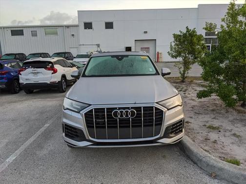 2022 Audi Q7 55 Premium