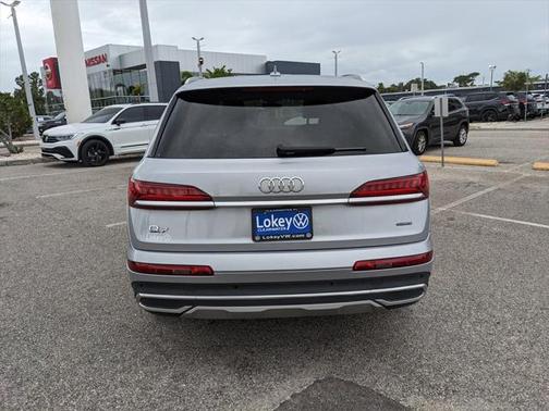 2022 Audi Q7 55 Premium
