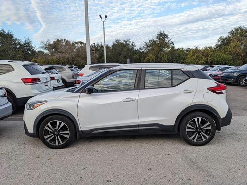 2019 Nissan Kicks SR