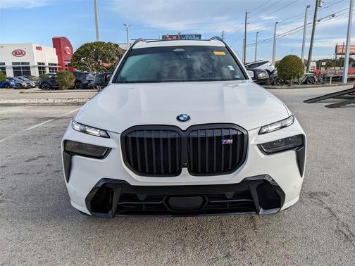 2024 BMW X7 M60i