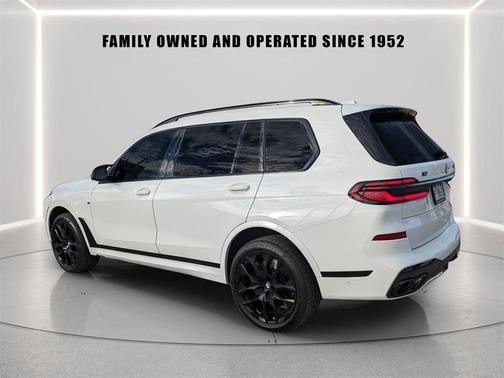 2024 BMW X7 M60i