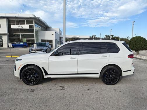 2024 BMW X7 M60i