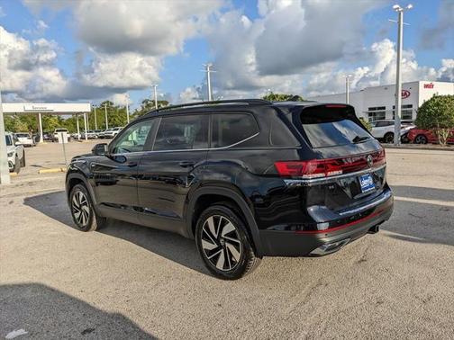 2025 Volkswagen Atlas 2.0T SE w/Technology