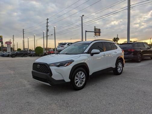 2024 Toyota Corolla Cross LE