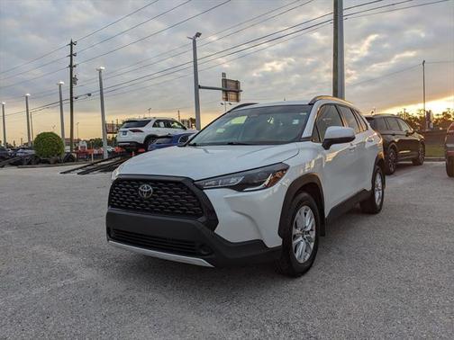2024 Toyota Corolla Cross LE