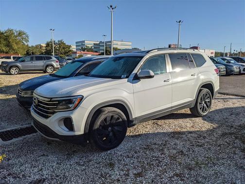 2024 Volkswagen Atlas 2.0T SE w/Technology
