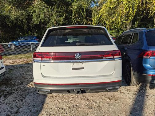 2024 Volkswagen Atlas 2.0T SE w/Technology