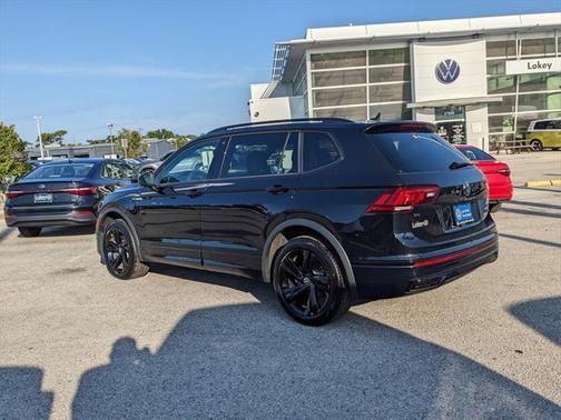 2024 Volkswagen Tiguan 2.0T SE R-Line Black