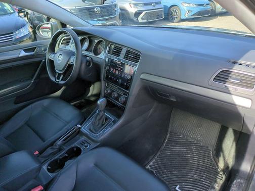 Platinum Gray Metallic 2019 Volkswagen Golf 1.4T SE