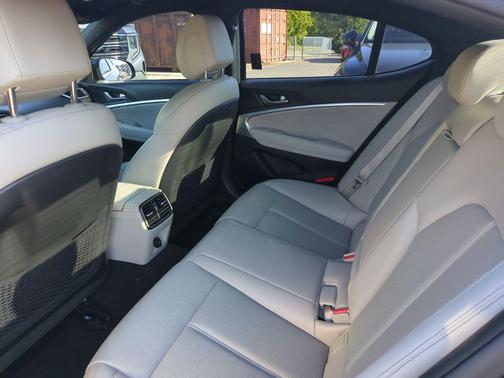 Vik Black 2023 Genesis G70 2.0T RWD