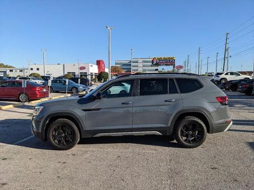 2024 Volkswagen Atlas 2.0T SE w/Technology 4MOTION