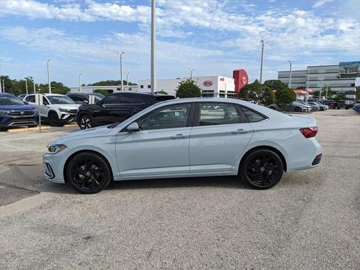 2025 Volkswagen Jetta 1.5T SE