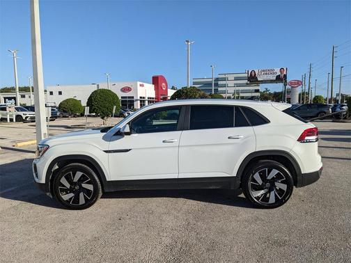 2024 Volkswagen Atlas Cross Sport 2.0T SE w/Technology