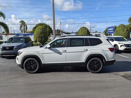 2025 Volkswagen Atlas 2.0T SE w/Technology