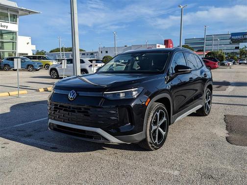 2025 Volkswagen Tiguan 2.0T SE