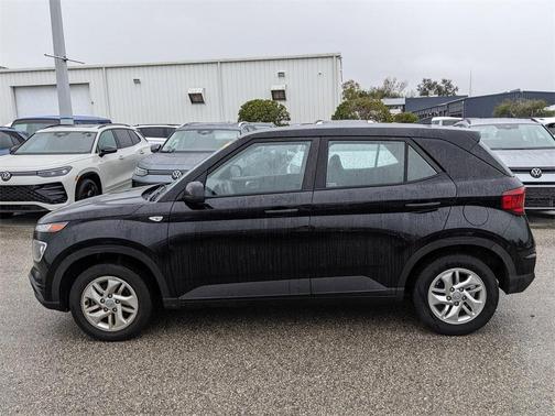 2021 Hyundai VENUE SE