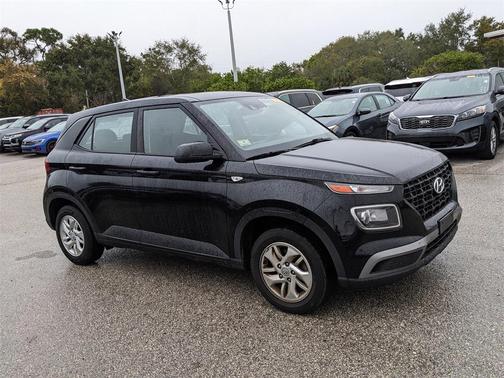 2021 Hyundai VENUE SE