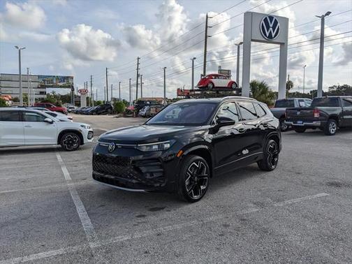 2025 Volkswagen Tiguan 2.0T SEL R-Line 4MOTION