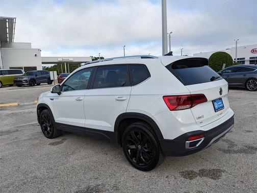 2024 Volkswagen Taos 1.5T SE