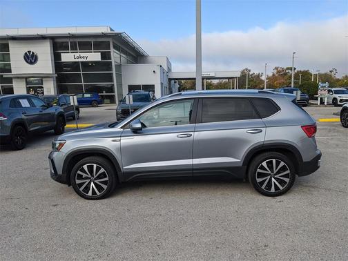 2024 Volkswagen Taos 1.5T SE