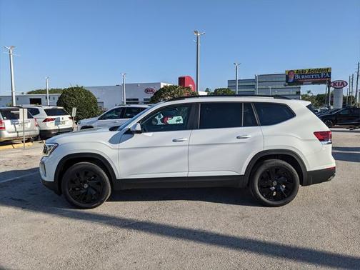 2025 Volkswagen Atlas 2.0T SE w/Technology