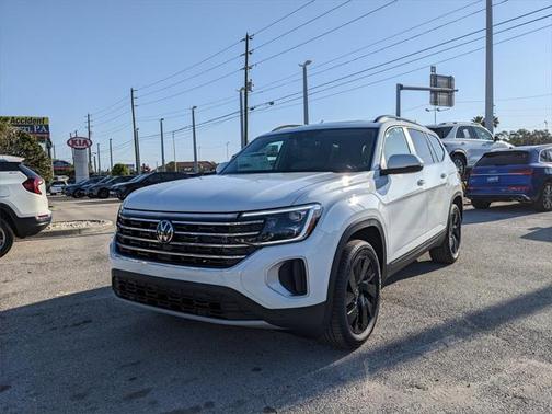 2025 Volkswagen Atlas 2.0T SE w/Technology