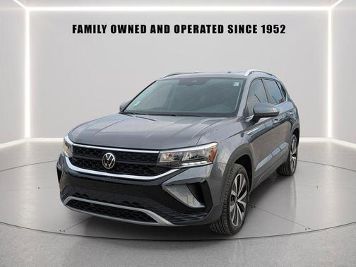 Platinum Gray Metallic 2023 Volkswagen Taos 1.5T SE