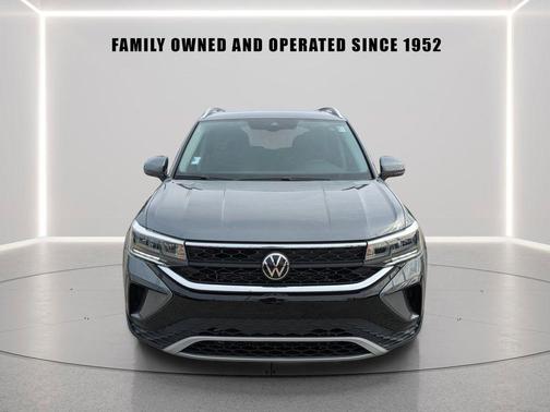 Platinum Gray Metallic 2023 Volkswagen Taos 1.5T SE