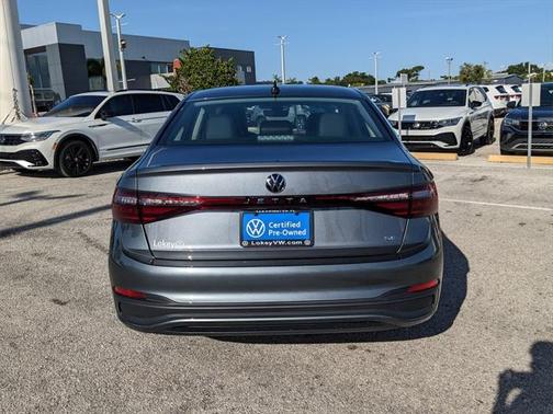 2025 Volkswagen Jetta 1.5T SE