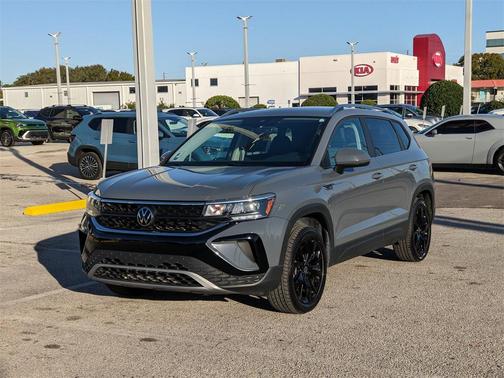 2023 Volkswagen Taos 1.5T SE
