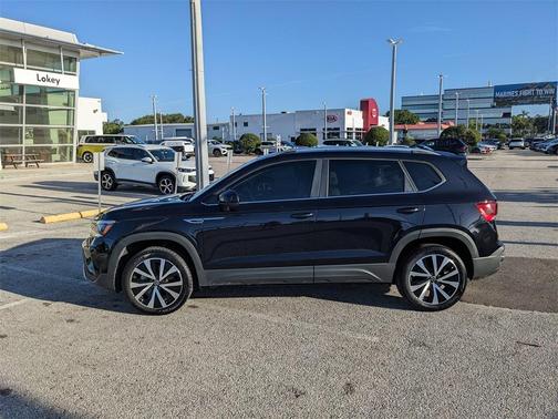 2024 Volkswagen Taos 1.5T SE
